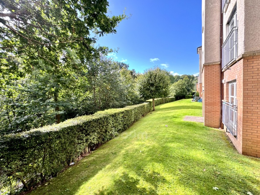 Images for 23, Flat 3/2 Loch Place, Bridge of Weir