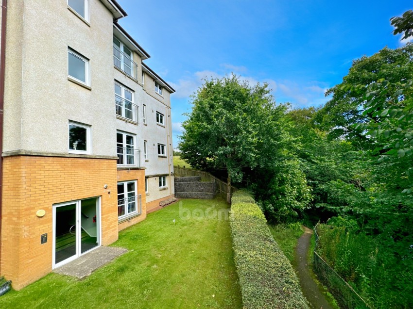 Images for 23, Flat 3/2 Loch Place, Bridge of Weir