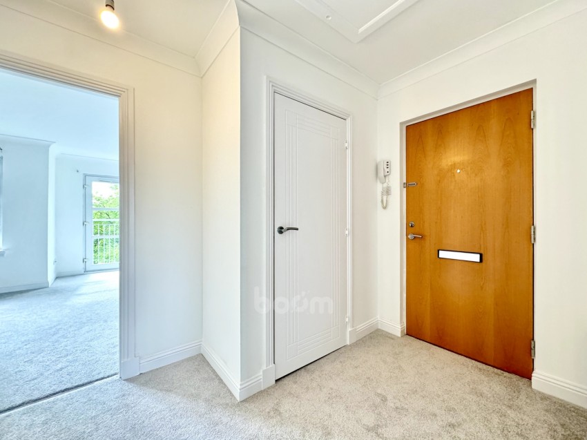 Images for 23, Flat 3/2 Loch Place, Bridge of Weir