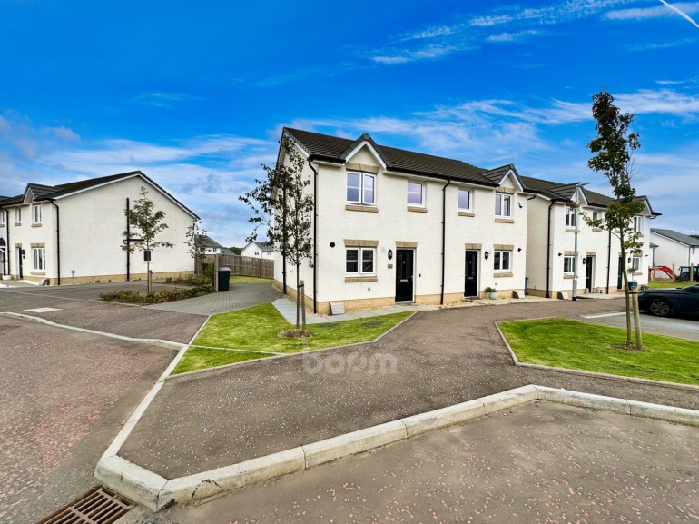 42 Silver Arrow Gardens, Kilwinning