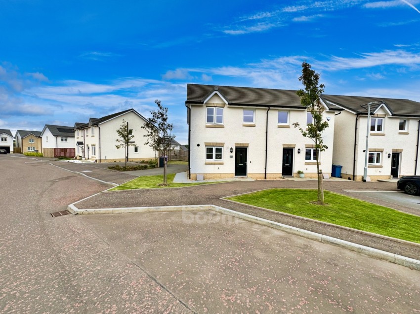 Images for 42 Silver Arrow Gardens, Kilwinning