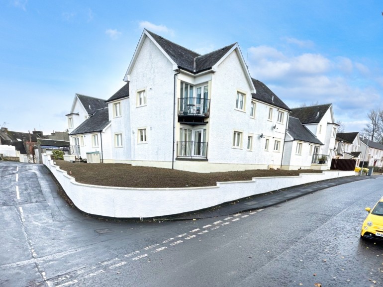 4 Kirk View, Beith