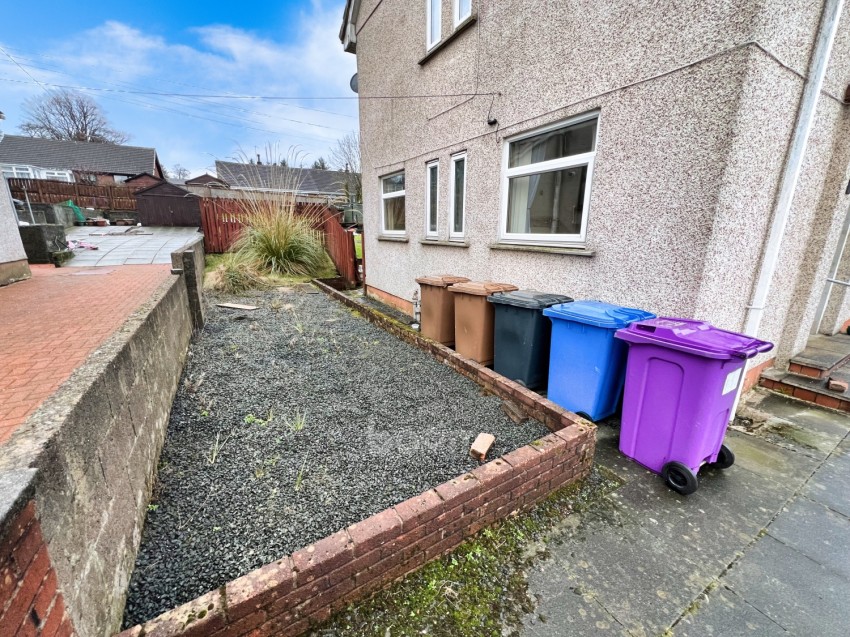 Images for 8 Beech Avenue, Beith