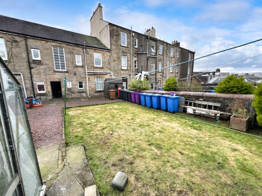 Images for 8 Janefield Place, Beith